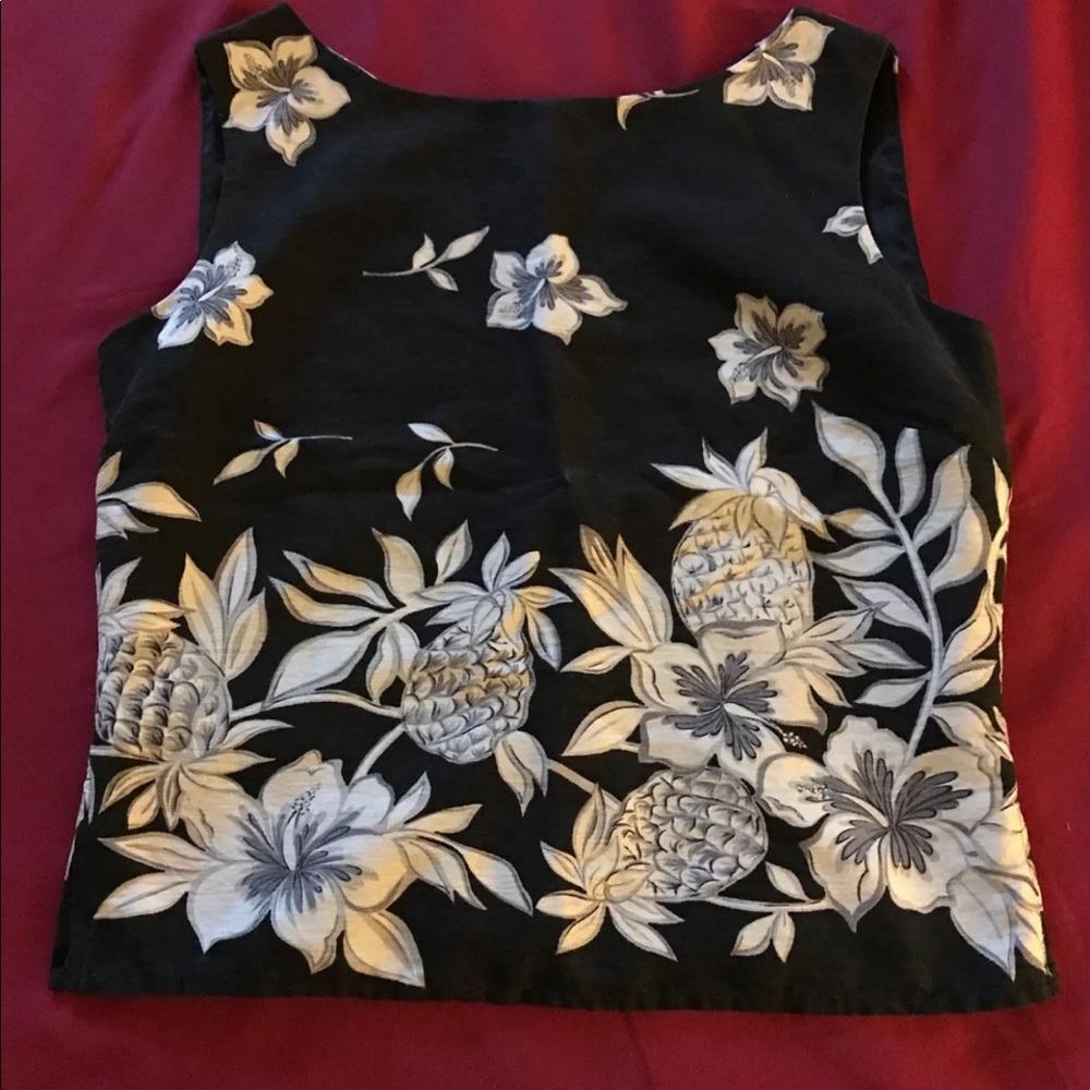Tommy Bahama ladies crop top